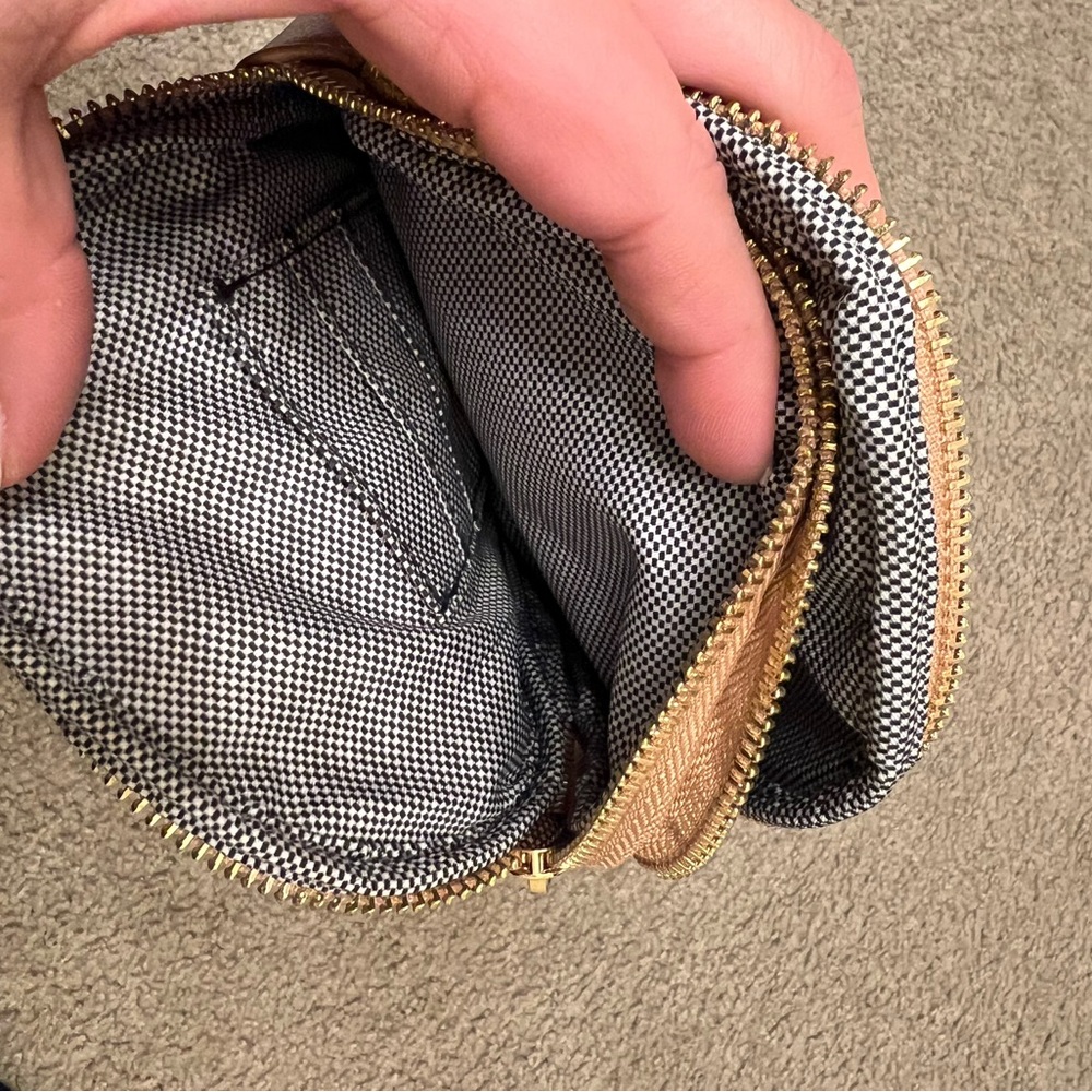 Altard state cross body purse - Picture 3 of 7